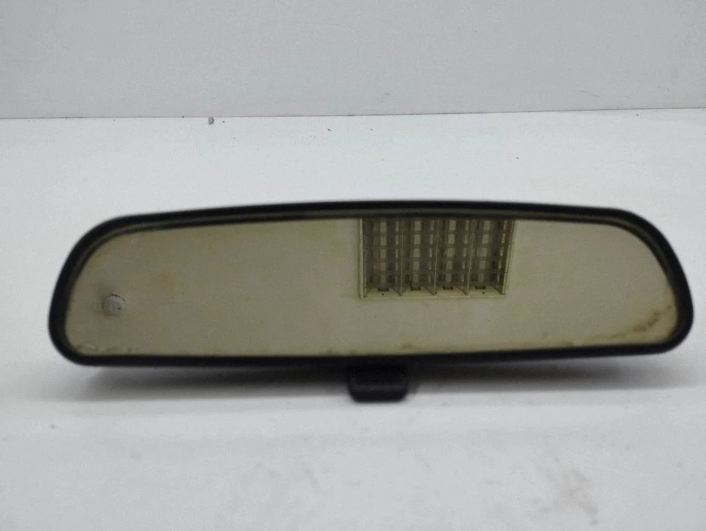 Rear view mirror (interior) E8011681