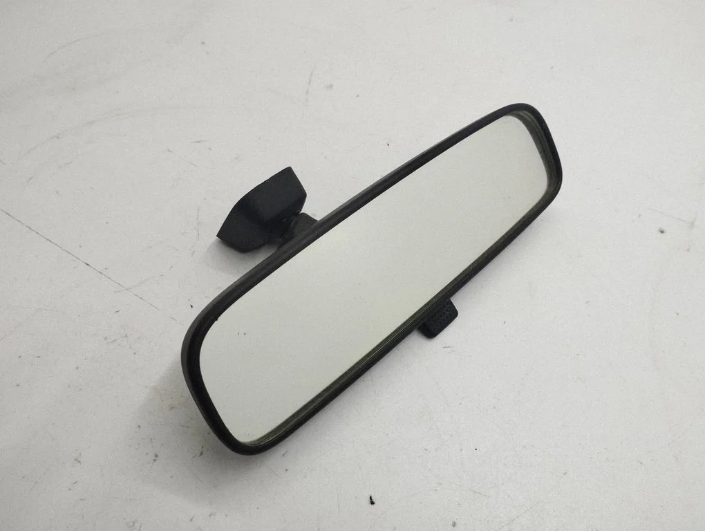 Rear view mirror (interior) E4012197