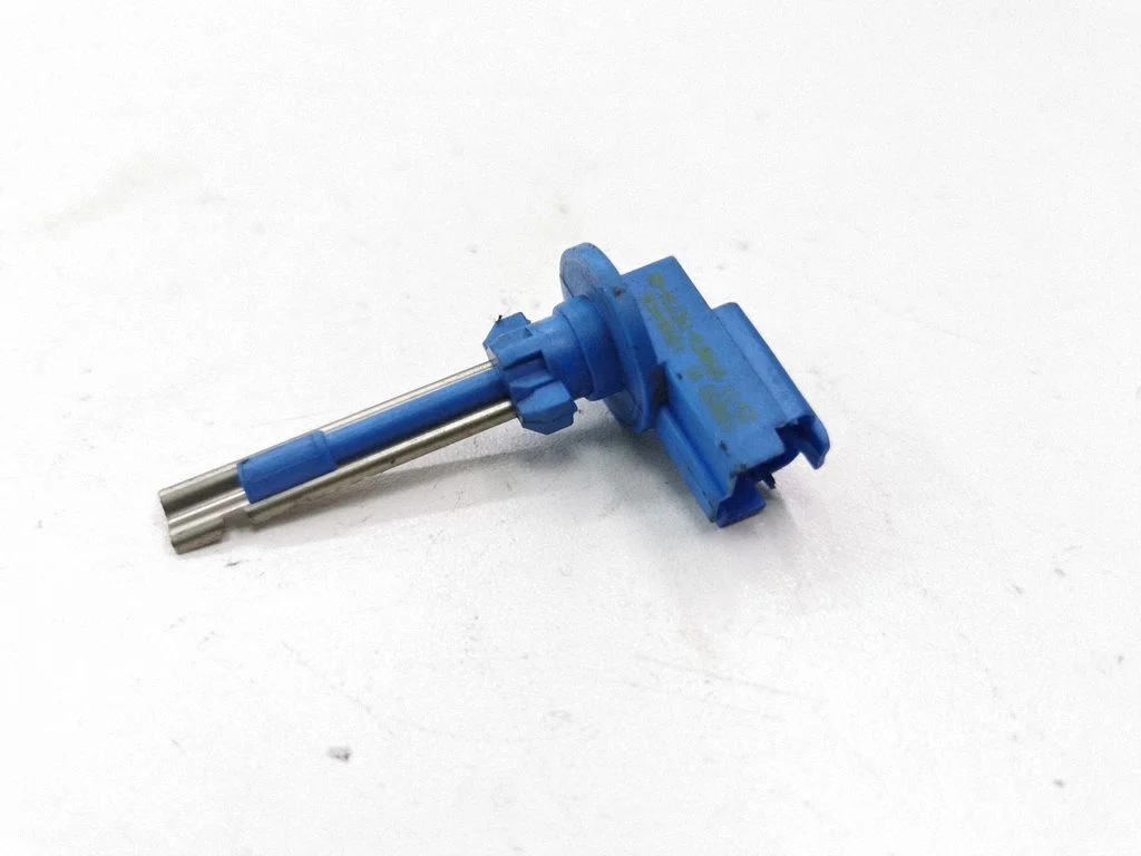 Interior temperature sensor 109064436
