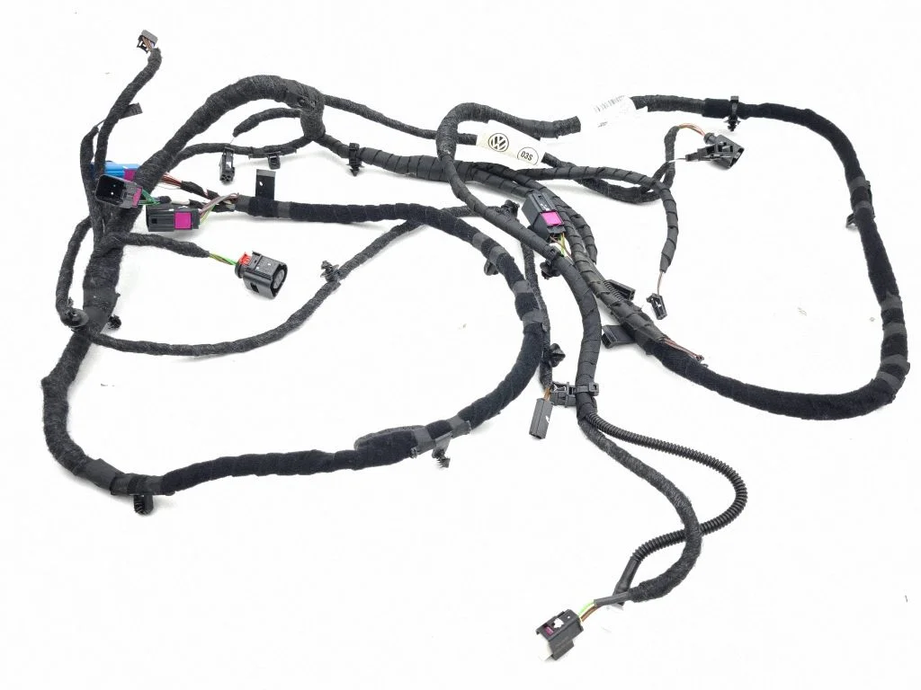 Tailgate/trunk wiring harness 11N971147M