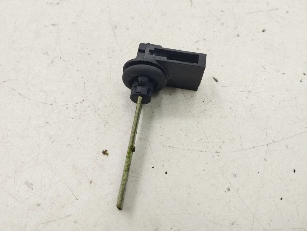 Salongi temperatuuri andur – Audi A4 S4 B6 8E 8H (2001-2005)
