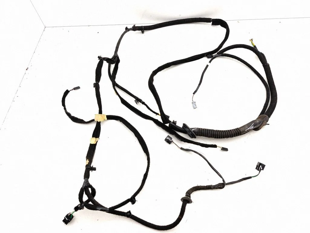 Tailgate/trunk wiring harness 240510302R