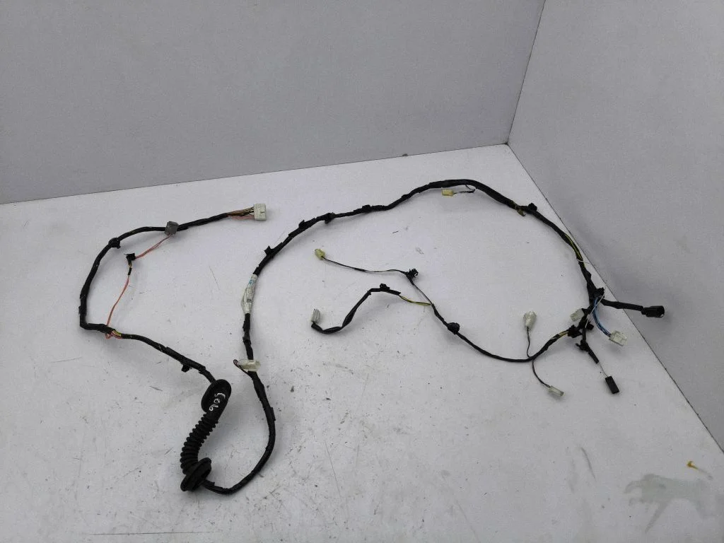 Tailgate/trunk wiring harness 8512A119