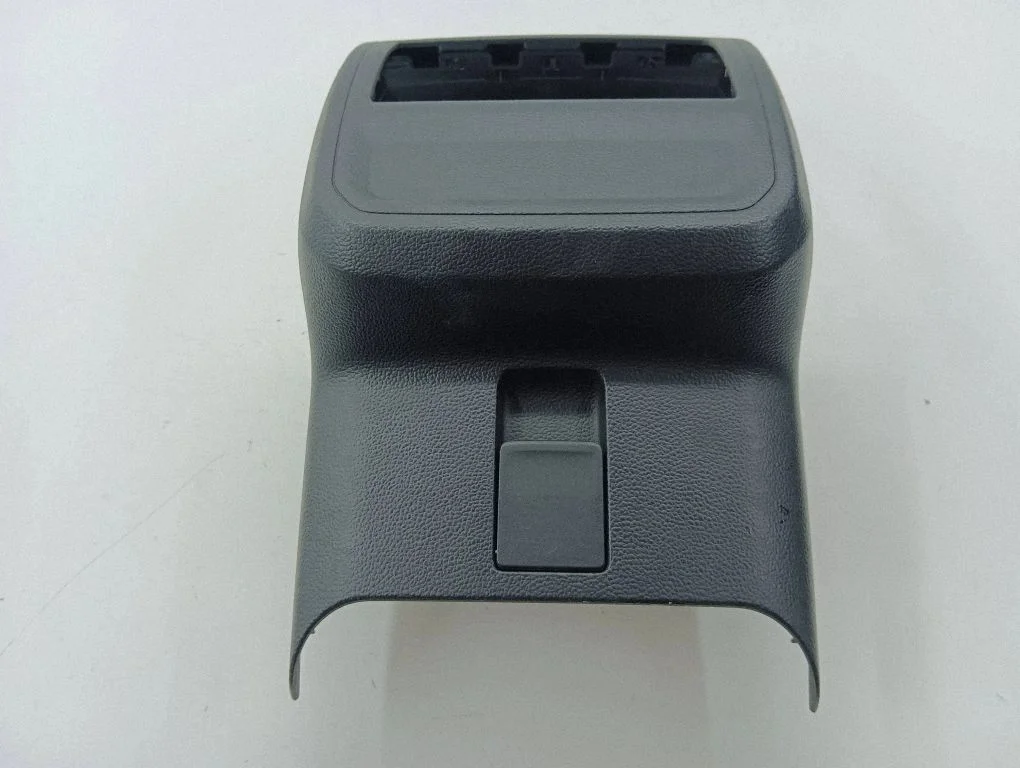 Cita centrālās konsoles (tuneļa) detaļa 3G0864376C