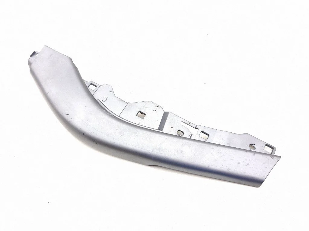 Cita centrālās konsoles (tuneļa) detaļa 8011a0693
