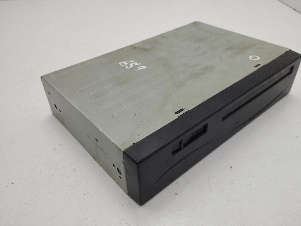Navigation unit CD/DVD player 8684153040