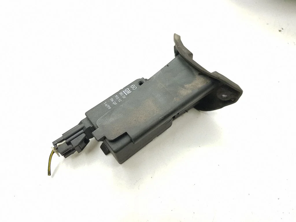 Centrālās atslēgas motoriņš 90589918