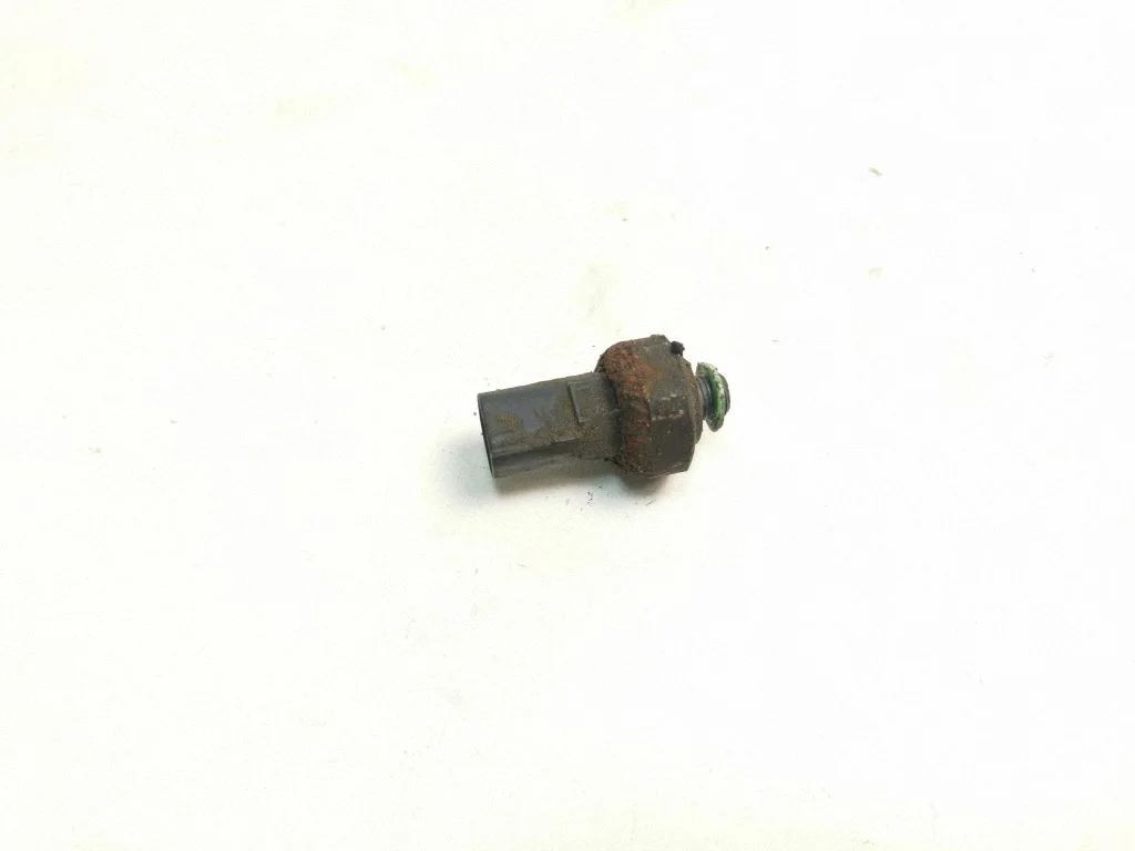 Oil pressure sensor