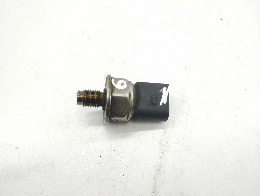 Oil pressure sensor 230802693864