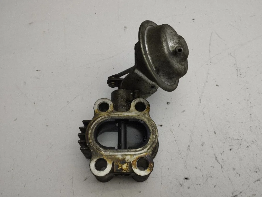 Engine shut-off valve