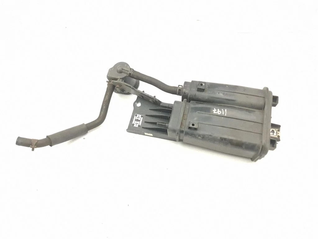 Active carbon filter fuel vapour canister