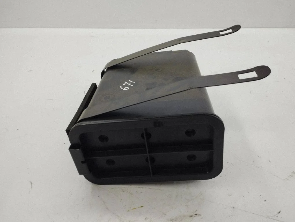Active carbon filter fuel vapour canister