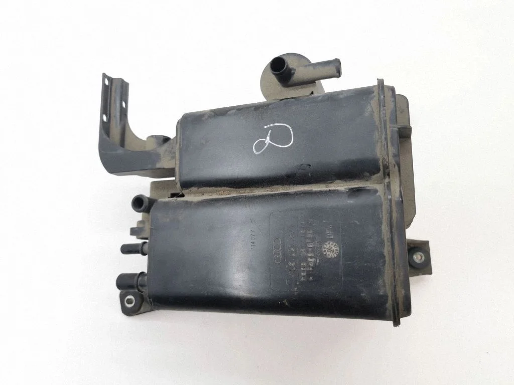 Active carbon filter fuel vapour canister 7L8201801