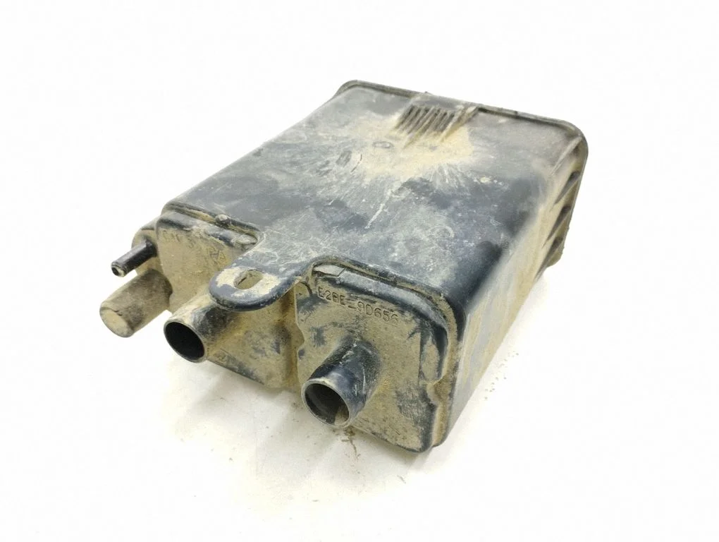 Active carbon filter fuel vapour canister E2BE9D656
