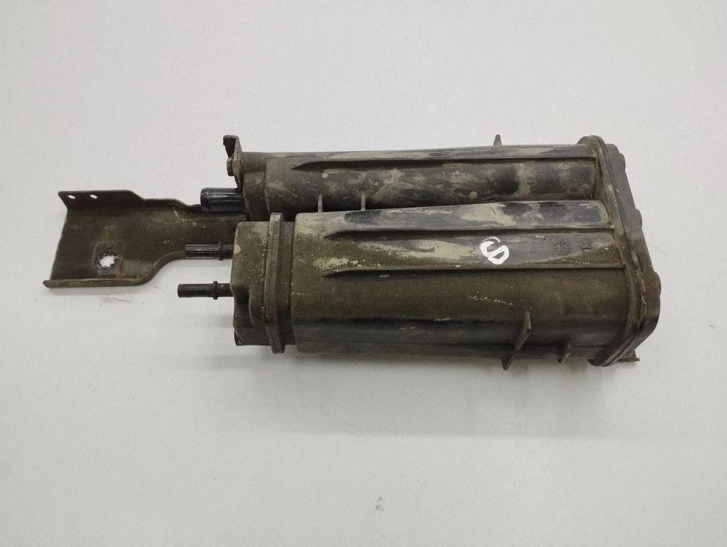 Active carbon filter fuel vapour canister