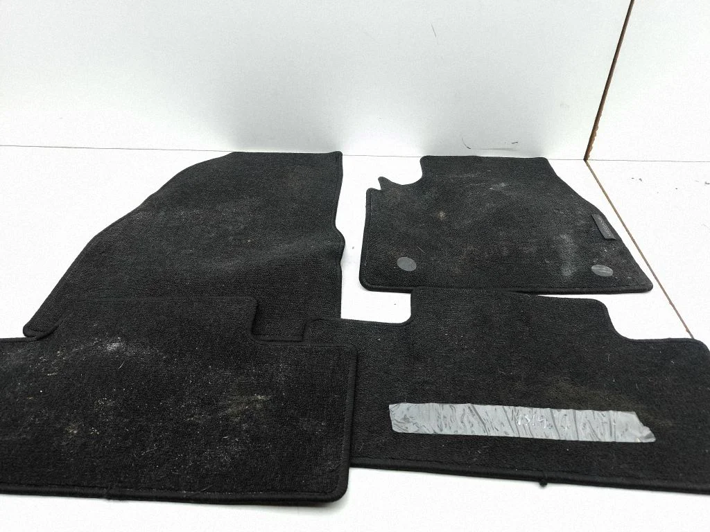Car floor mat set 8201740260 – Renault Megane IV (2016-)