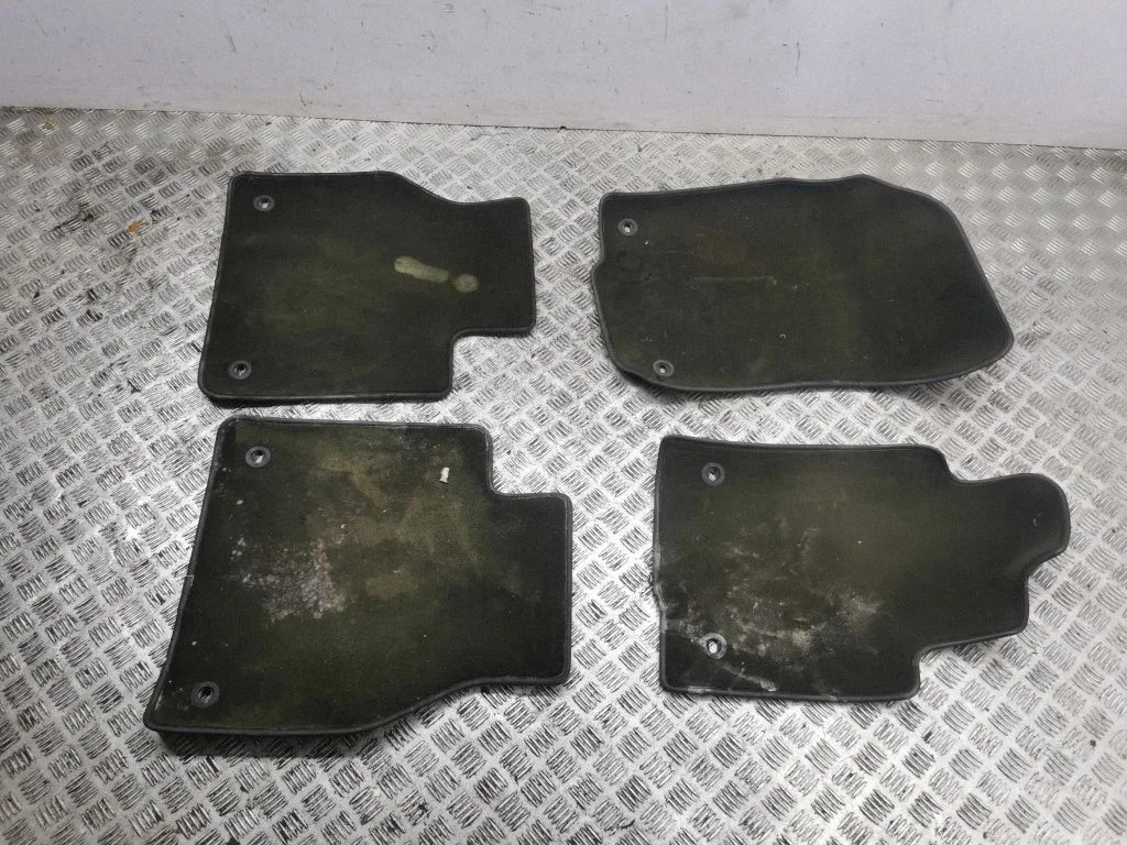Põrandamattide komplekt 3W58644518AZ