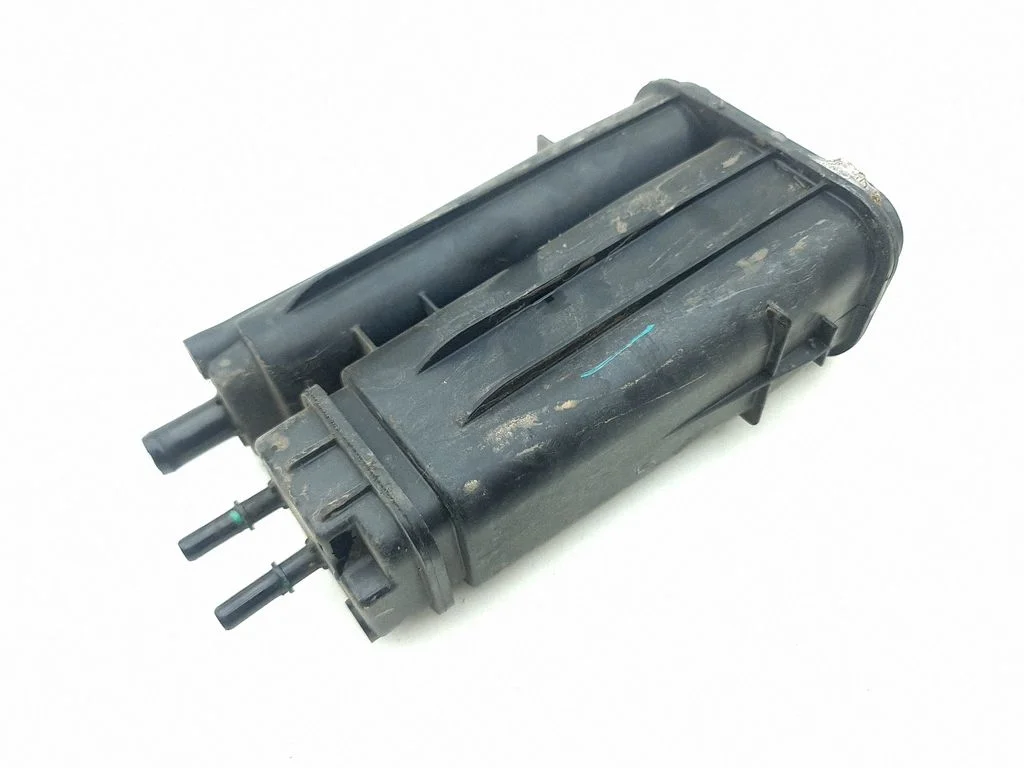 Active carbon filter fuel vapour canister