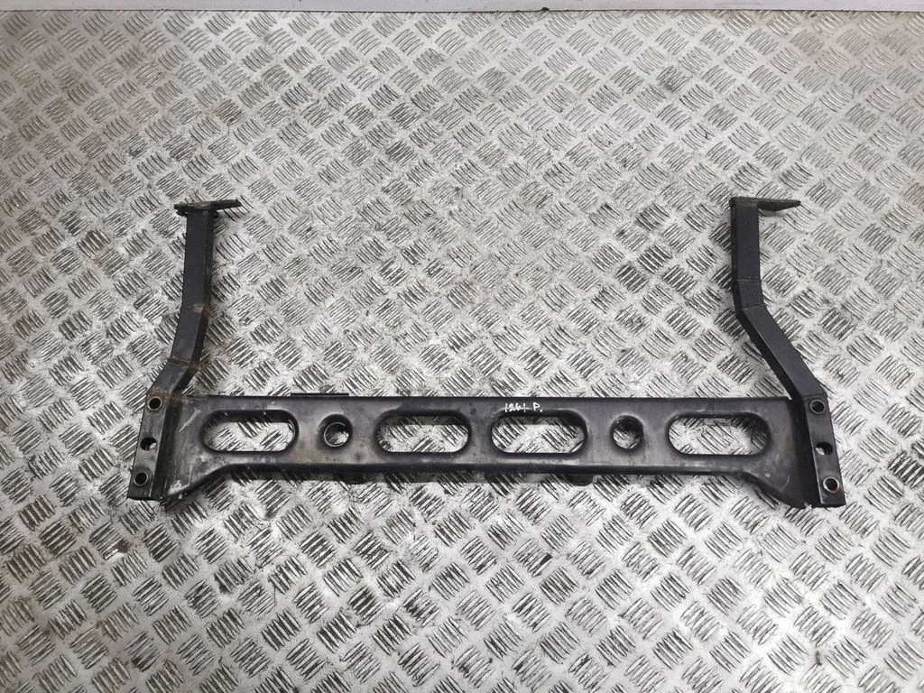 Radiator mount bracket 3W0199521D