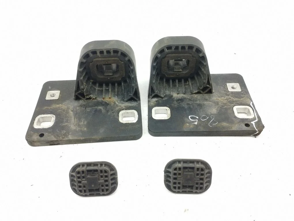 Radiaatori kinnitusklamber 1EA121367E
