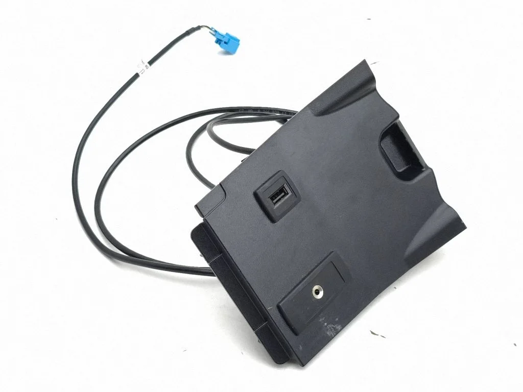 USB socket connector – Mercedes-Benz B-Class W246 W242 (2011-2017)