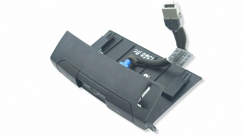 Gniazdo USB 84632Q4910