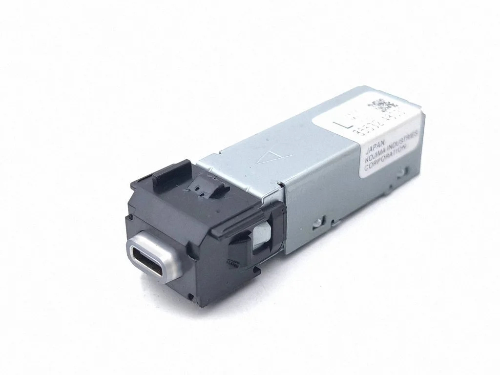 USB socket connector – Toyota C-HR II (2023-)