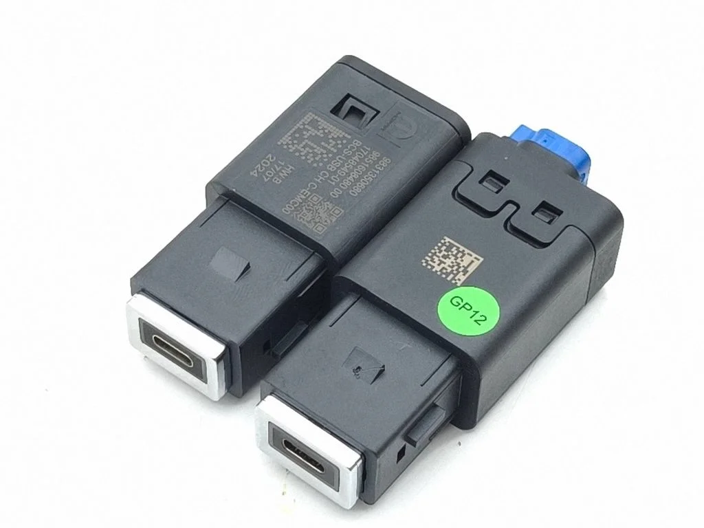 USB socket connector 9831350680