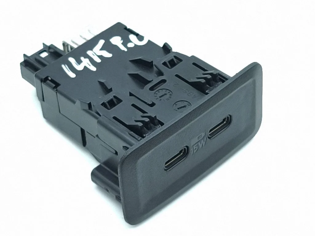 Gniazdo USB A2238201606