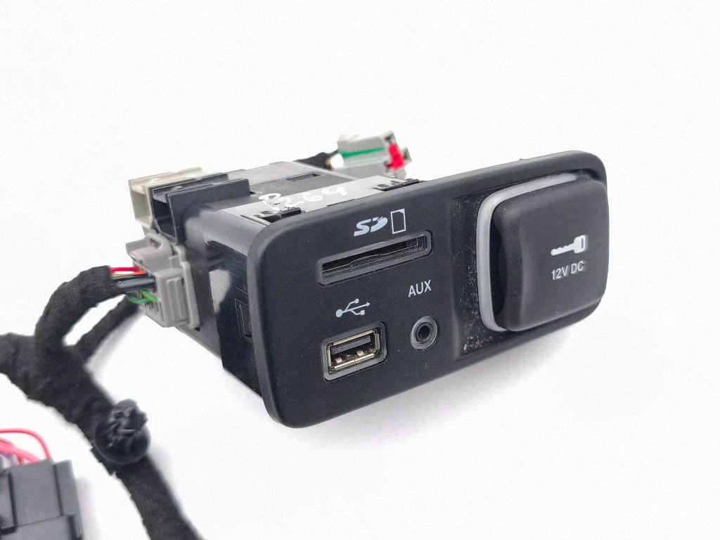USB ligzda 68146070AD
