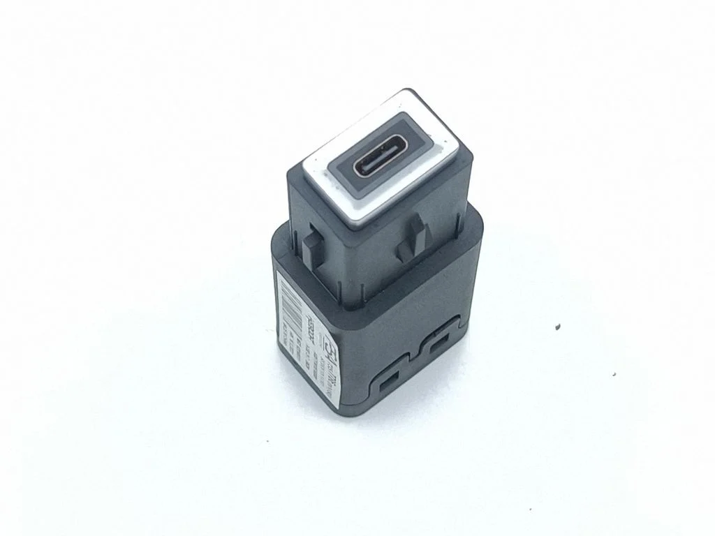 Gniazdo USB 98380610VV