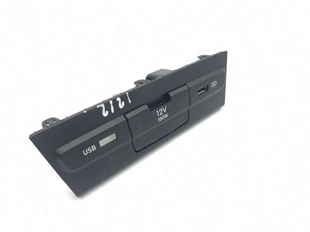Gniazdo USB – Hyundai i20 (BC3 BI3) (2020-)