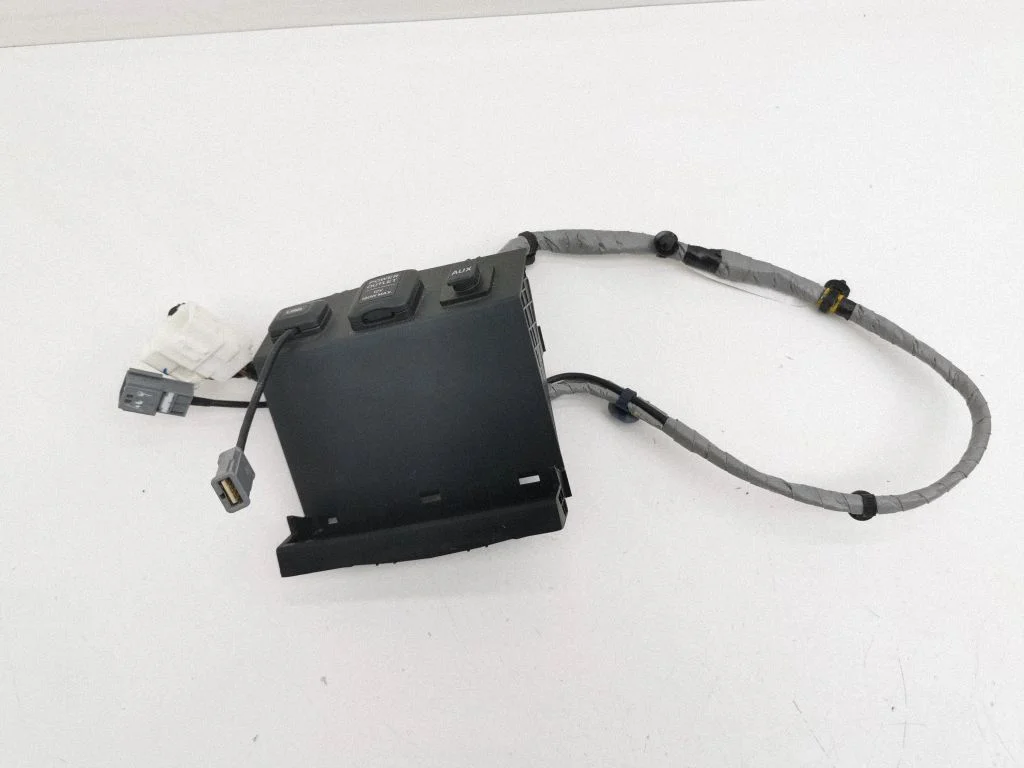 USB socket connector – Honda CR-V (2013-2016)