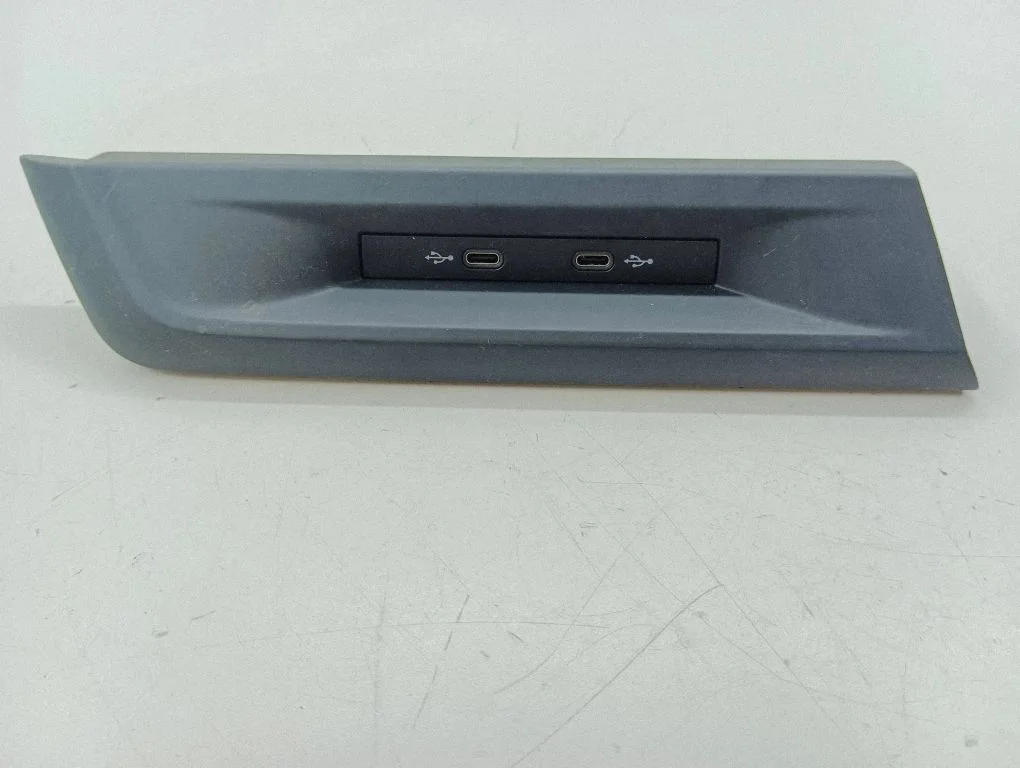 USB-pesa – Volkswagen e-Golf (2014-)