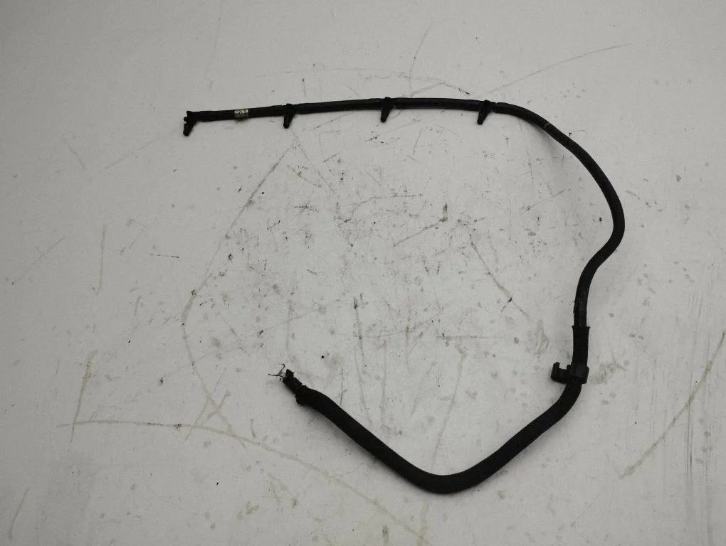 Fuel return line/hose – Mercedes-Benz C-Class AMG W204 (2007-2014)