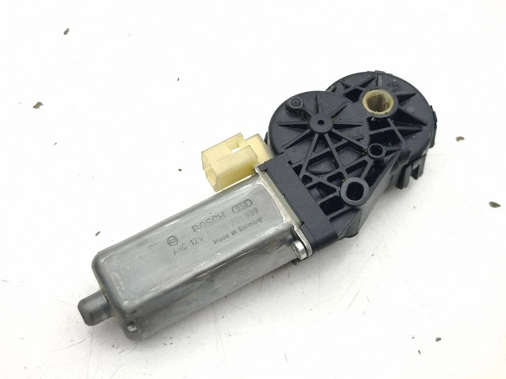 Sēdekļa regulēšanas motoriņš 0390201999