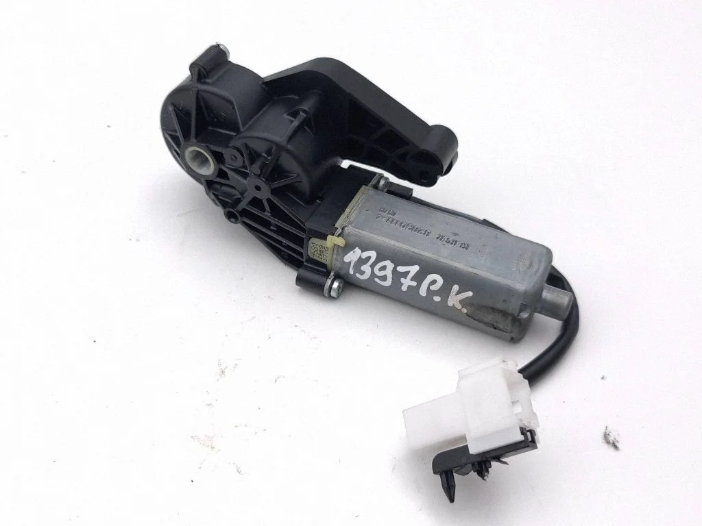 Seat adjustment motor 0390203209