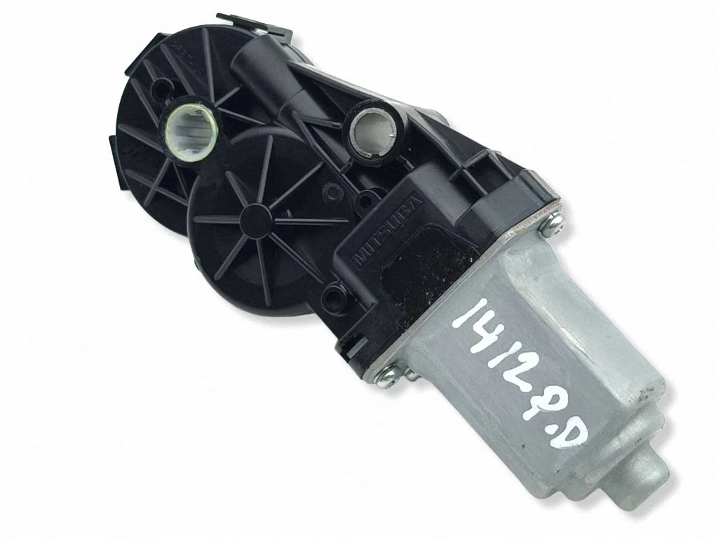 Seat adjustment motor 213742243200