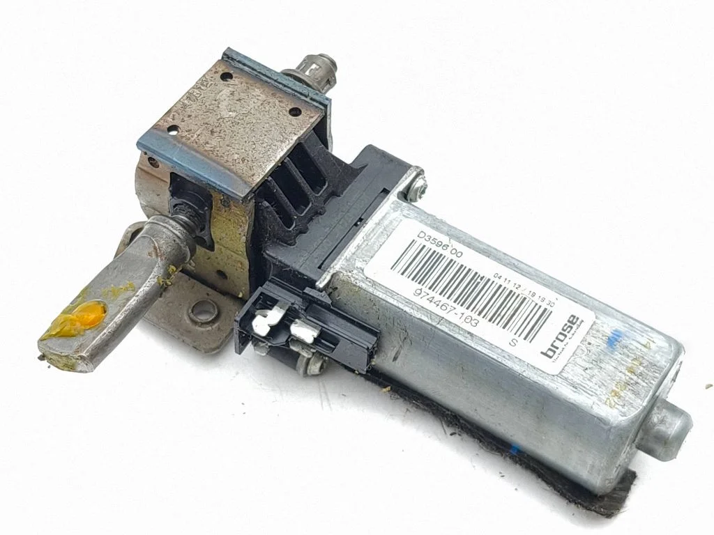 Seat adjustment motor 974467103