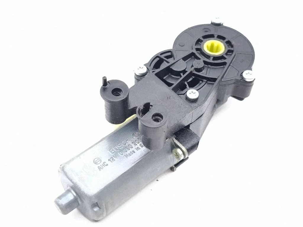 Seat adjustment motor 0390203325