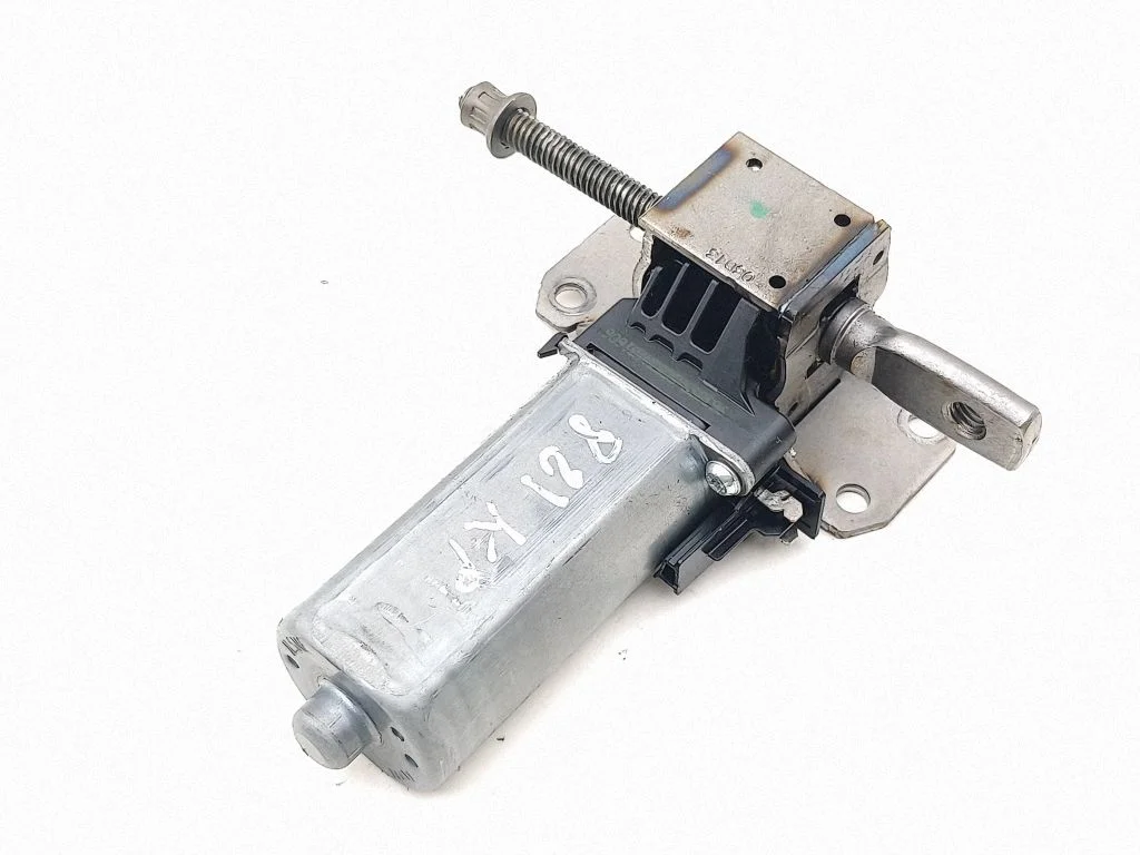 Seat adjustment motor D359300