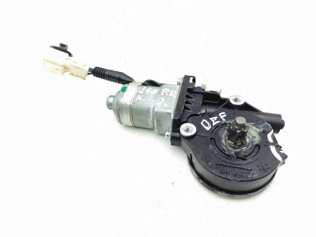 Seat adjustment motor – right