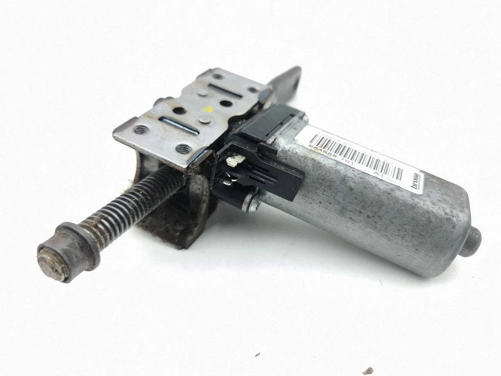 Seat adjustment motor D295501