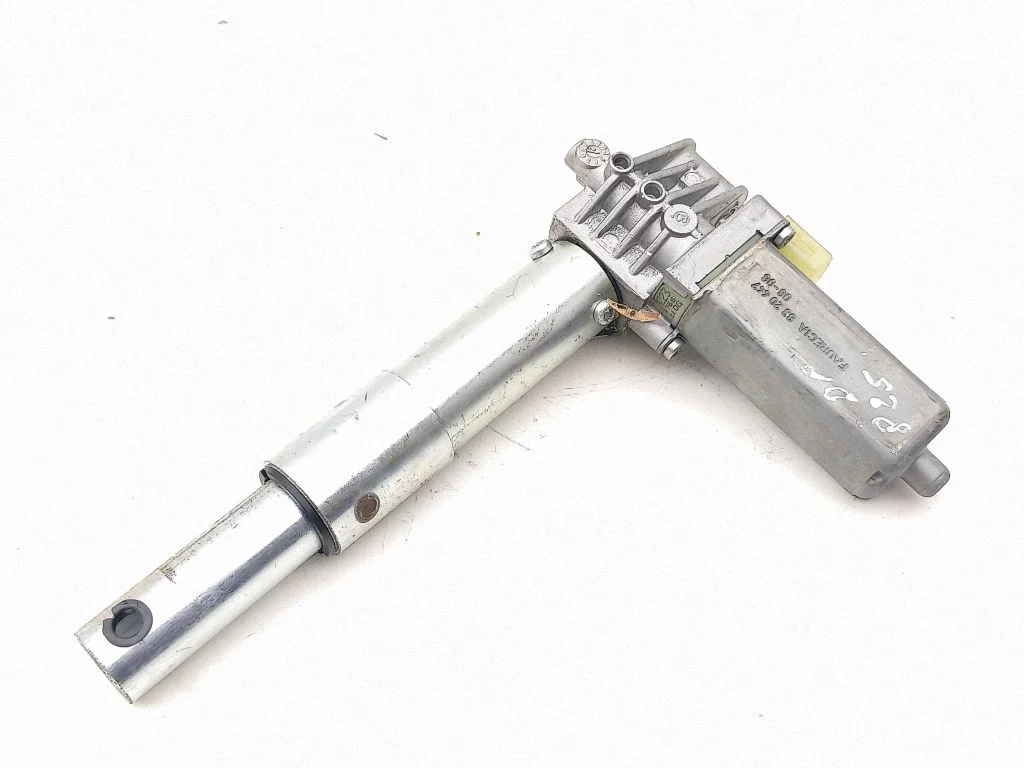 Seat adjustment motor 8320447