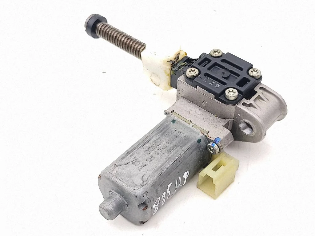Seat adjustment motor 8342926