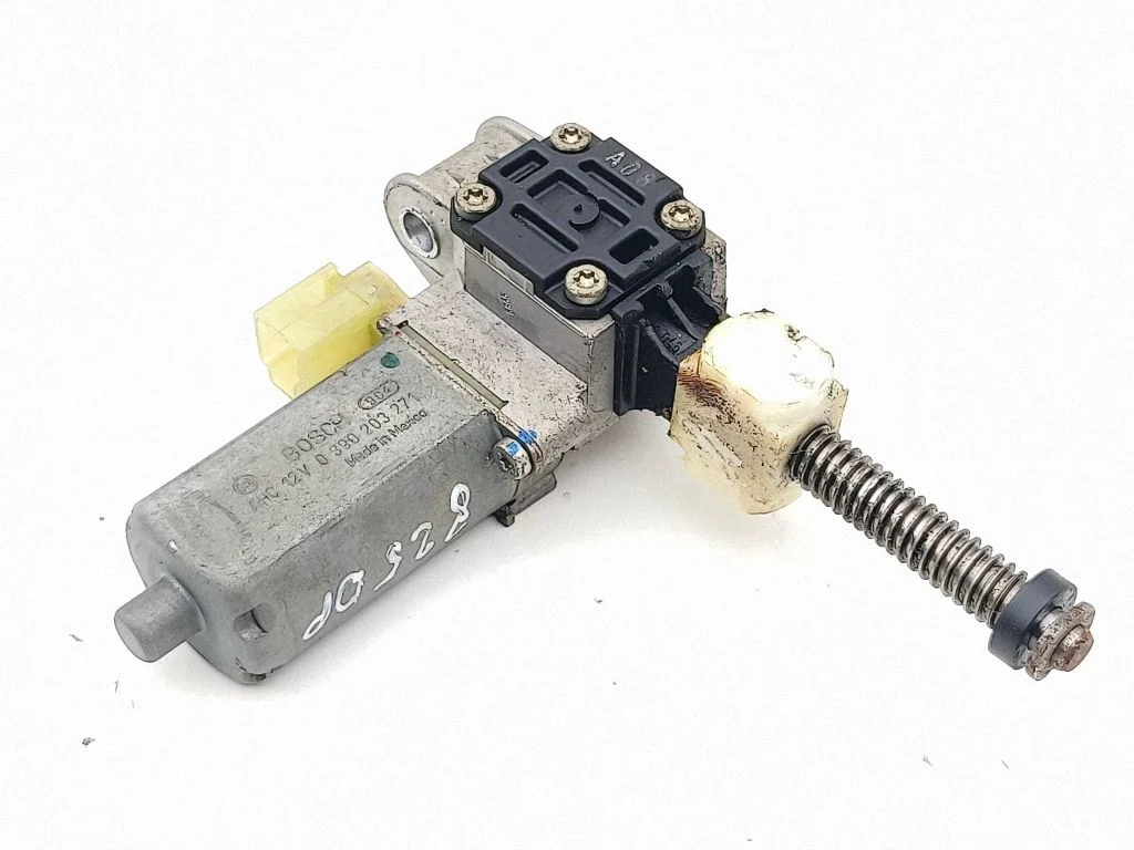 Seat adjustment motor 8348035