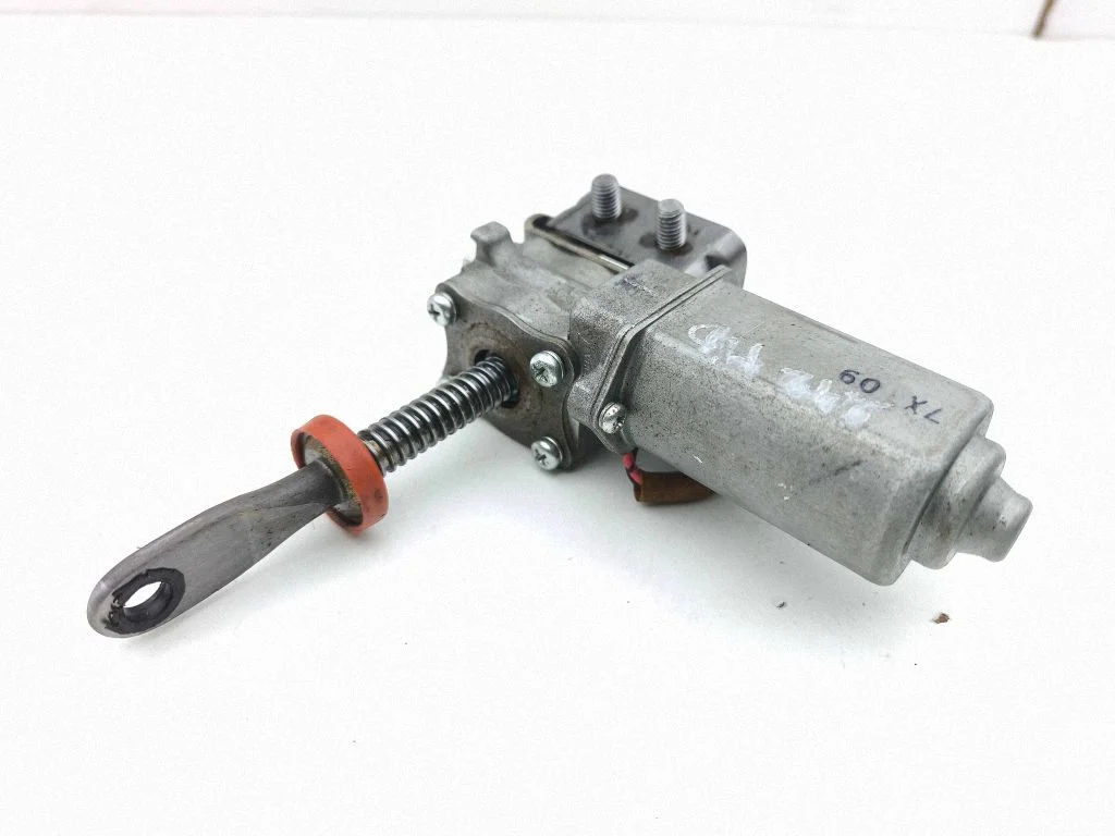 Seat adjustment motor – front right