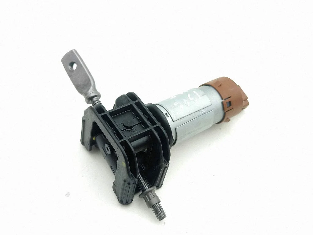 Seat adjustment motor C06710106