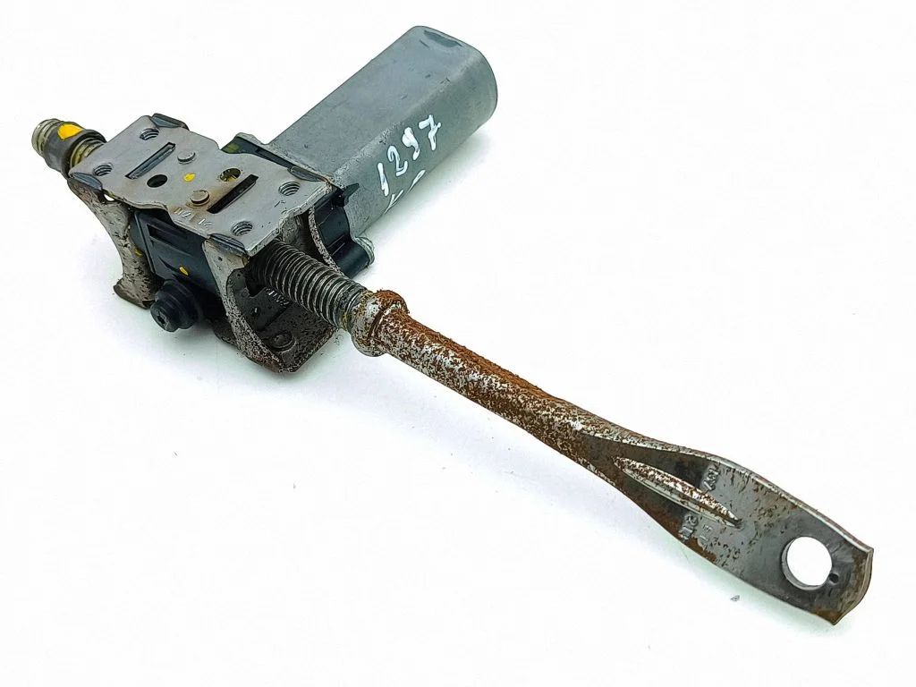 Seat adjustment motor D359002