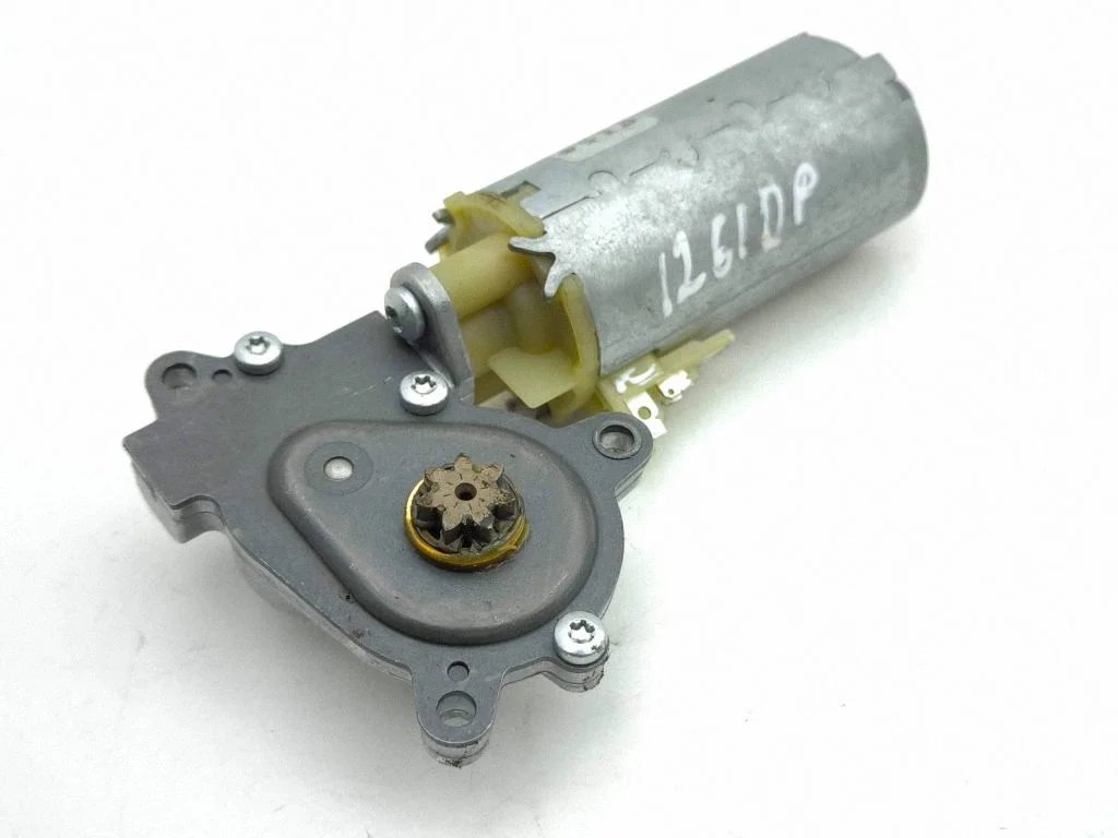 Seat adjustment motor 0130002582